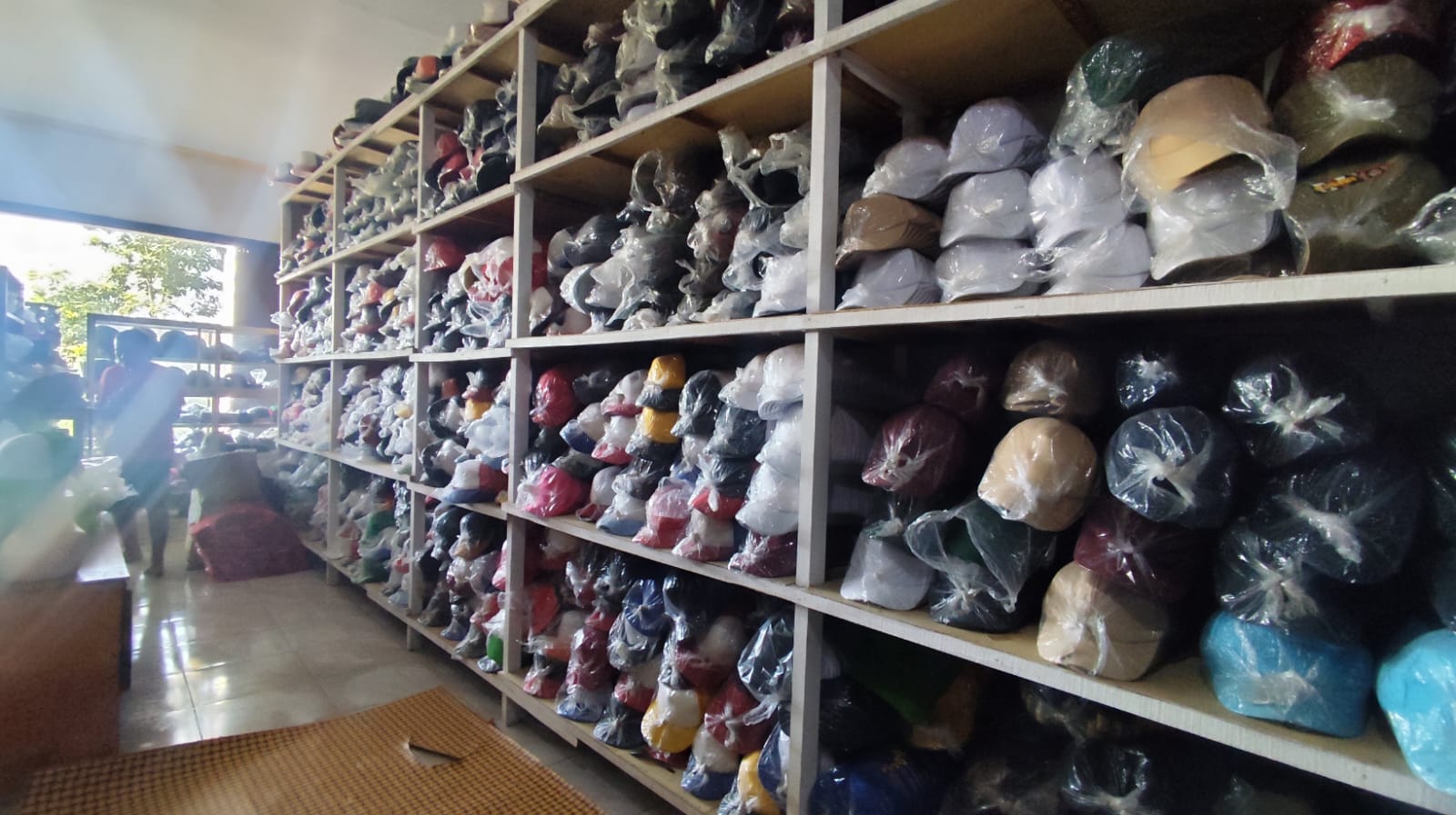 Topi Berkualitas, Harga Terjangkau di Ade Suryaman Topi